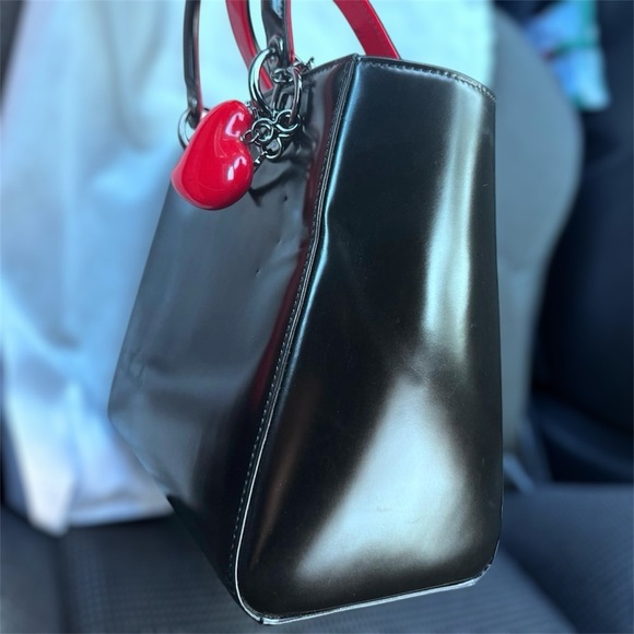 Limited Edition Christian Dior Lady Dior Art Black Patent Leather Red Heart Bag - Picture 9 of 15